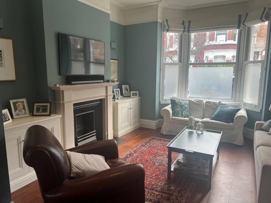 Four Bedroom Modern Victorian Wandsworth House London Eksteriør billede