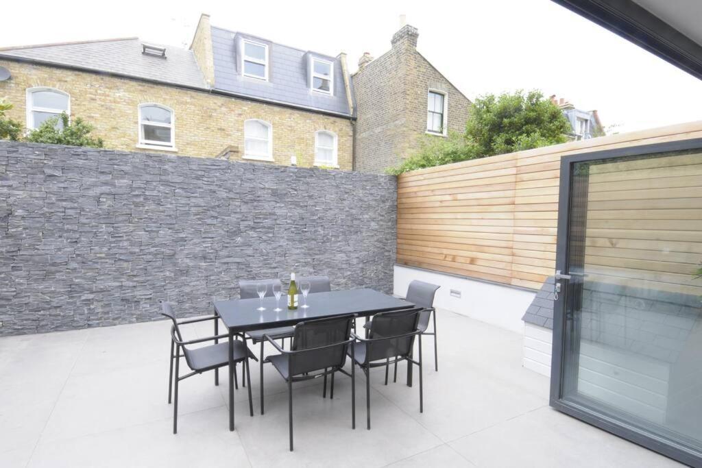 Four Bedroom Modern Victorian Wandsworth House London Eksteriør billede