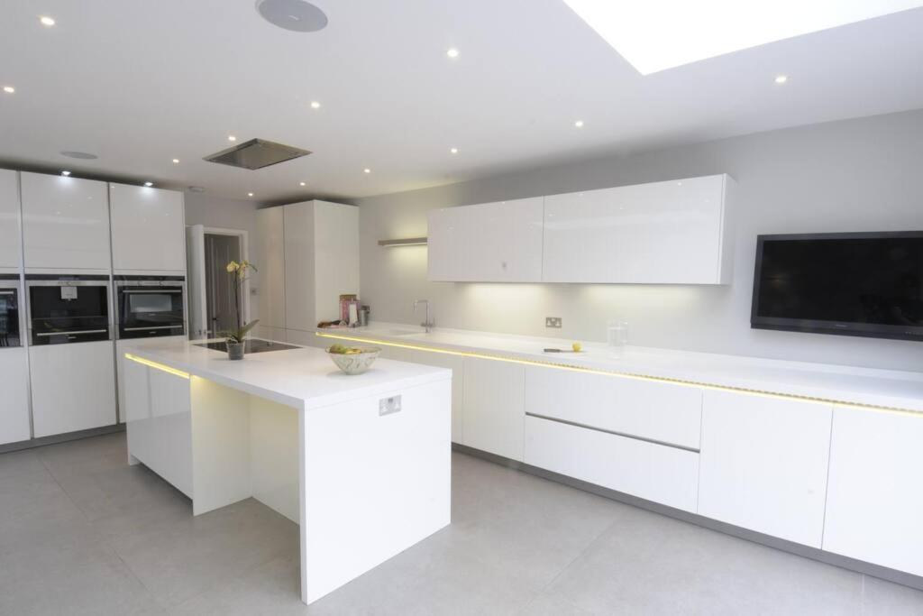 Four Bedroom Modern Victorian Wandsworth House London Eksteriør billede